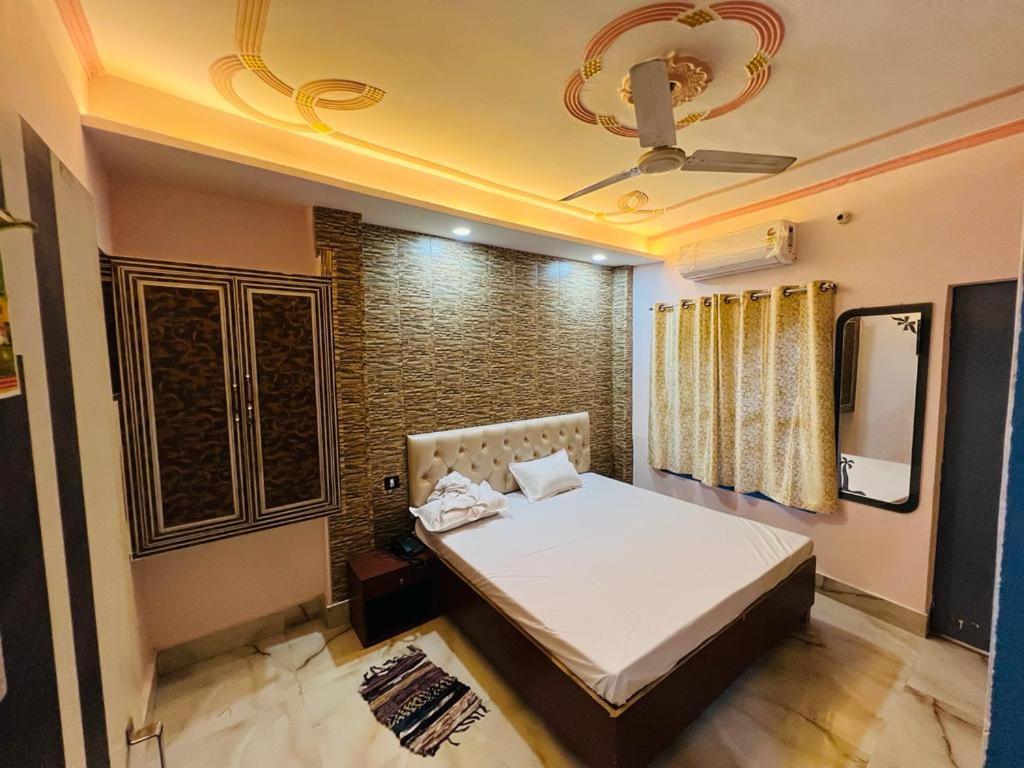 The Bella Guesthouse Varanasi Exterior photo
