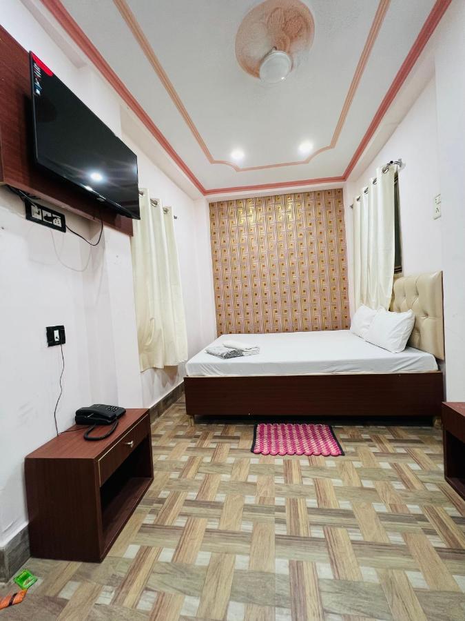 The Bella Guesthouse Varanasi Exterior photo