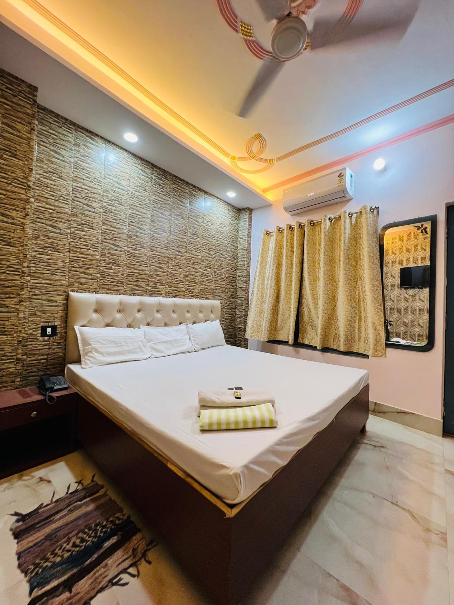 The Bella Guesthouse Varanasi Exterior photo